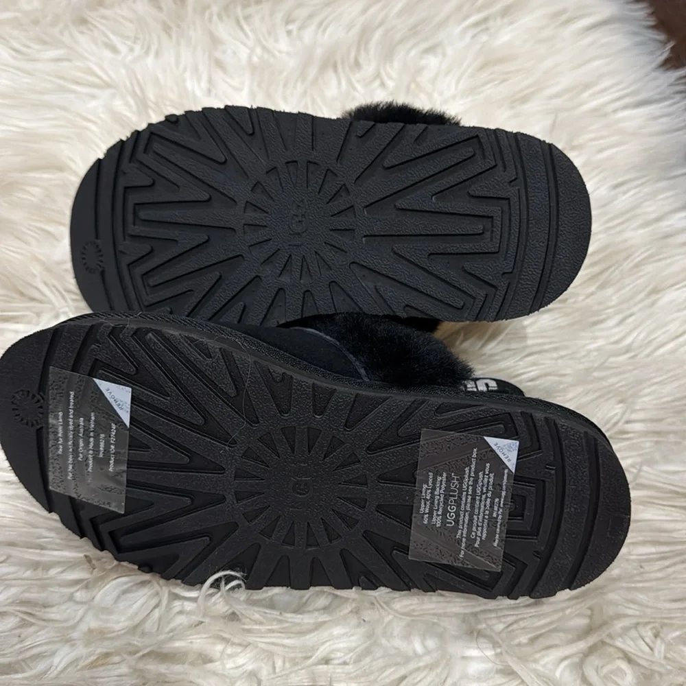 Stylish UGG Slipper With Backstrap